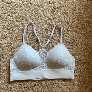 PINK Victoria’s Secret light blue lace wireless bralette size small